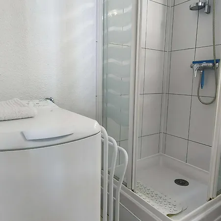 T2 Calme Avec Parking, Proche Pour 4 Personnes - Fr-1-607-216 Daire Agde