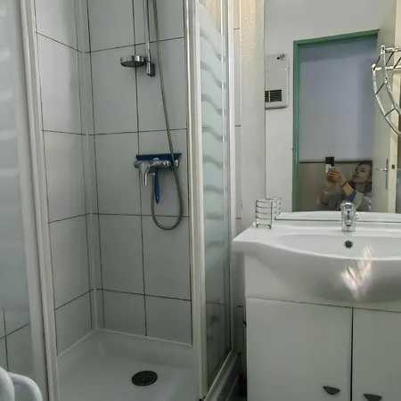 T2 Calme Avec Parking, Proche Pour 4 Personnes - Fr-1-607-216 *